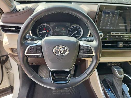 2021 Toyota Highlander Platinum