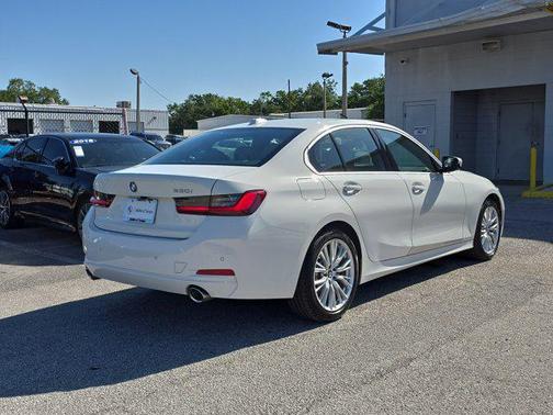 2024 BMW 330 i