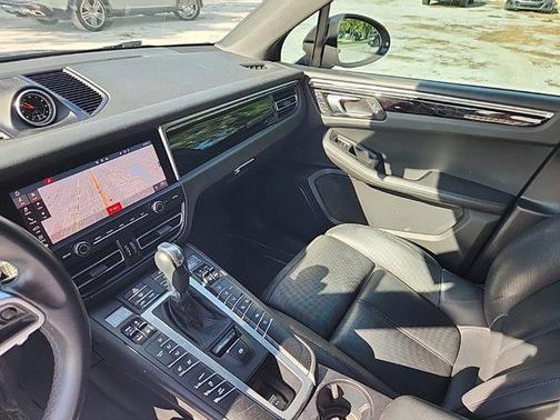 2021 Porsche Macan Base
