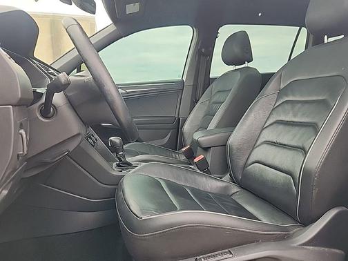 White 2019 Volkswagen Tiguan 2.0T SEL