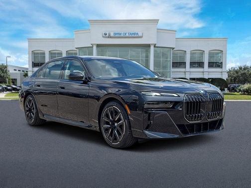 2025 BMW 740 i