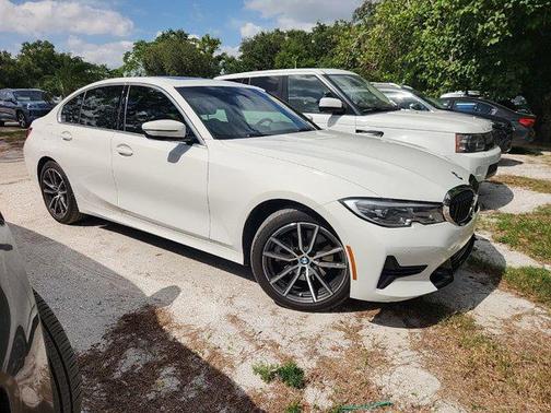 Alpine White 2022 BMW 330 330i