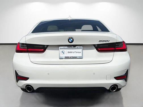 Alpine White 2022 BMW 330 330i