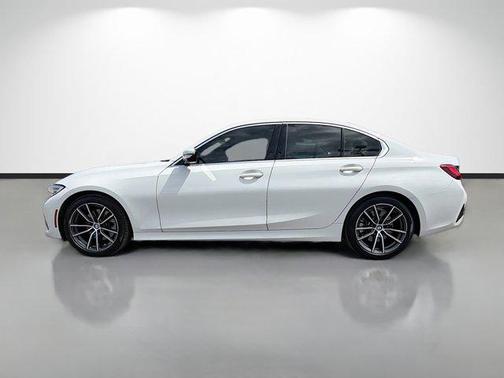 Alpine White 2022 BMW 330 330i
