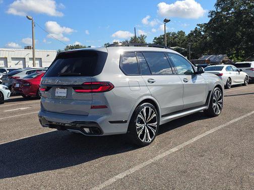 2026 BMW X7 xDrive40i