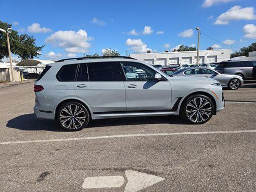 2026 BMW X7 xDrive40i