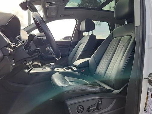 Ibis White 2019 Audi Q5 2.0T Premium Plus