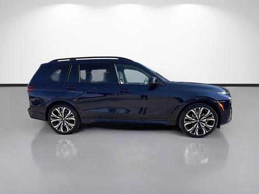 Tanzanite Blue II Metallic 2027 BMW X7 M60i