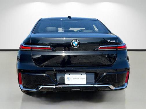 2026 BMW 740 740i