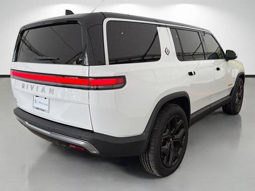 2023 Rivian R1S Adventure