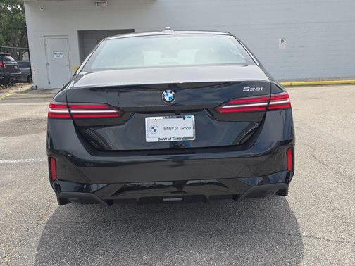 2025 BMW 530 i