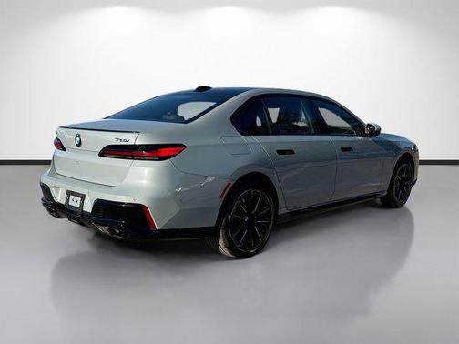 2023 BMW 760 i xDrive