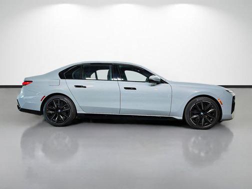 Brooklyn Grey Metallic 2023 BMW 760 i xDrive