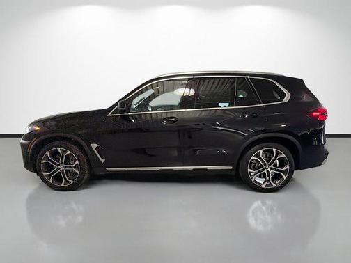 Black Sapphire Metallic 2026 BMW X5 PHEV xDrive50e