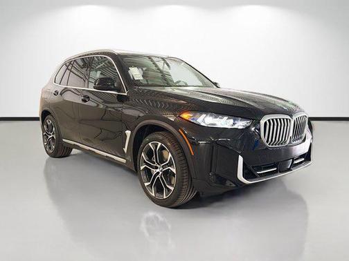 Black Sapphire Metallic 2026 BMW X5 PHEV xDrive50e
