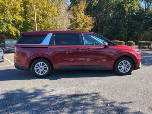 2024 Kia Carnival LX