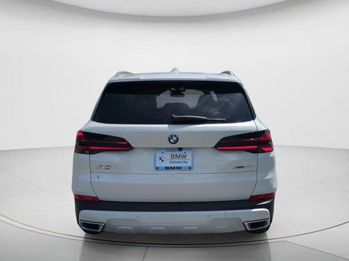 Mineral White Metallic 2026 BMW X5 xDrive40i