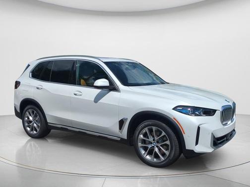 Mineral White Metallic 2026 BMW X5 xDrive40i