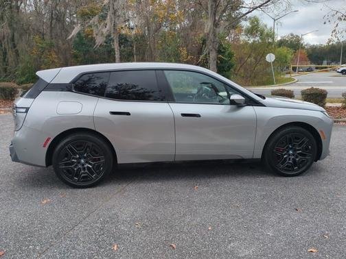 2026 BMW iX xDrive60