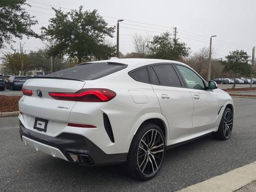 2025 BMW X6 xDrive40i