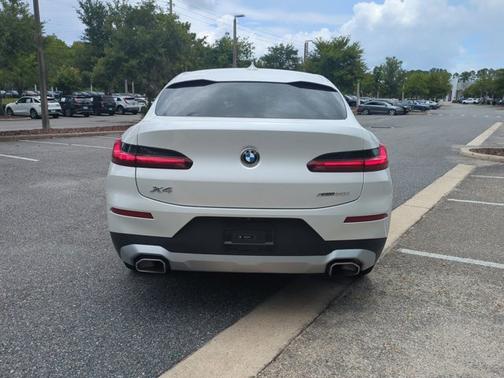 2024 BMW X4 xDrive30i