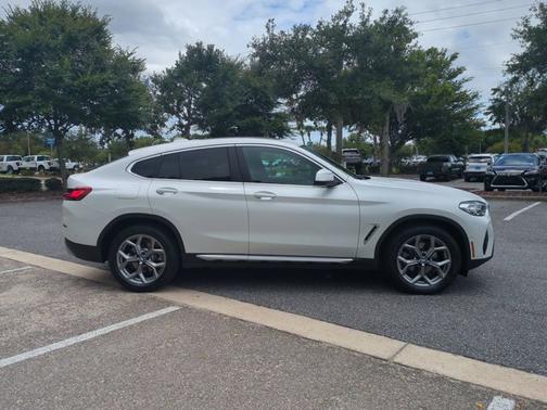 2024 BMW X4 xDrive30i