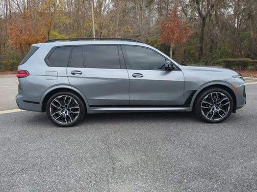 2024 BMW X7 M60i