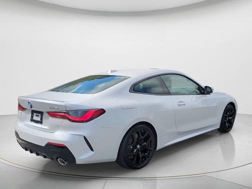Mineral White Metallic 2026 BMW 430 430i