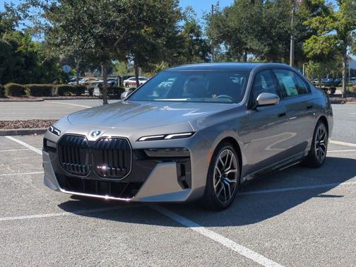 2026 BMW 750e 750e xDrive