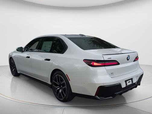 2026 BMW 740 740i xDrive