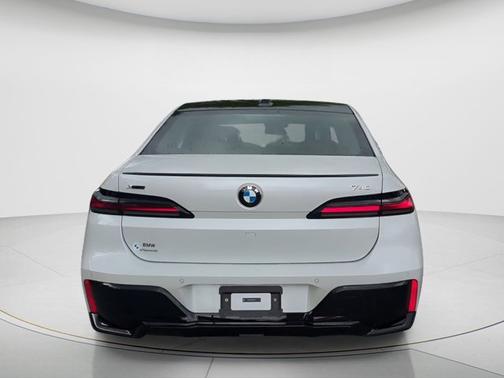 2026 BMW 740 740i xDrive