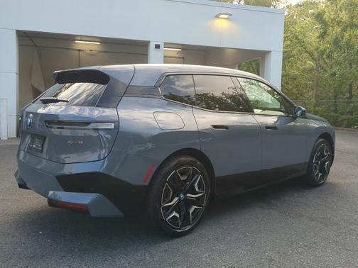 2025 BMW iX xDrive50