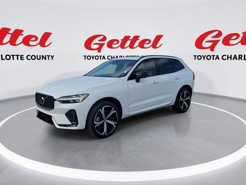 2022 Volvo XC60 R-Design