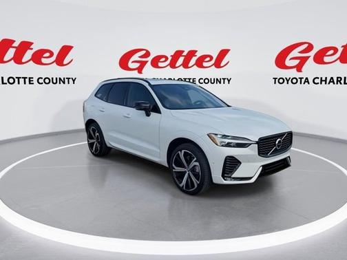2022 Volvo XC60 R-Design