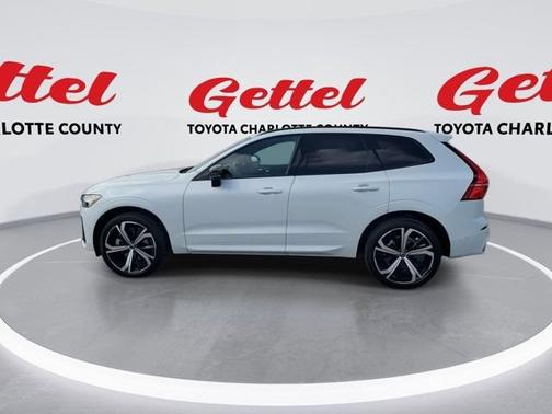 2022 Volvo XC60 R-Design