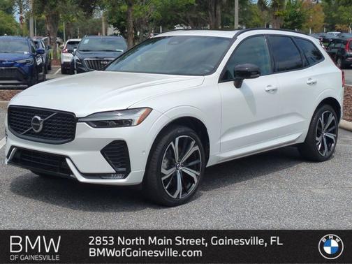 2022 Volvo XC60 R-Design