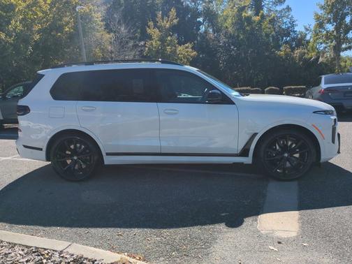 2026 BMW X7 M60i
