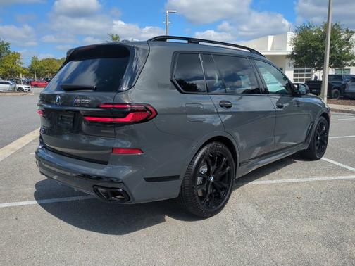 2026 BMW X7 M60i
