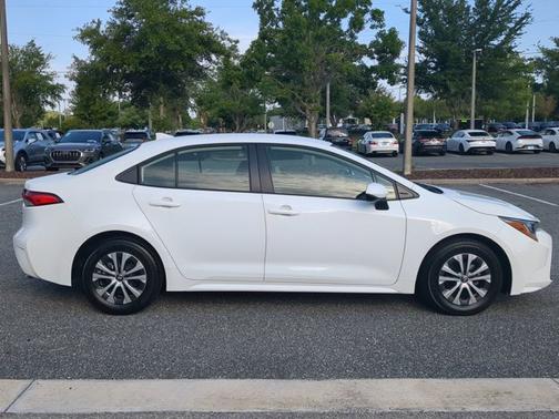 2022 Toyota Corolla Hybrid LE