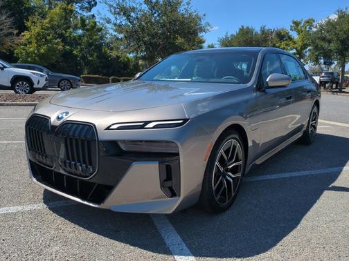 2026 BMW 750e 750e xDrive