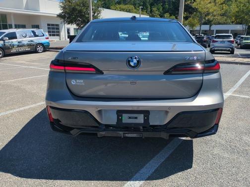 2026 BMW 750e 750e xDrive