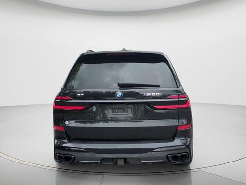 2026 BMW X7 M60i