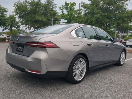 2024 BMW 530 530i