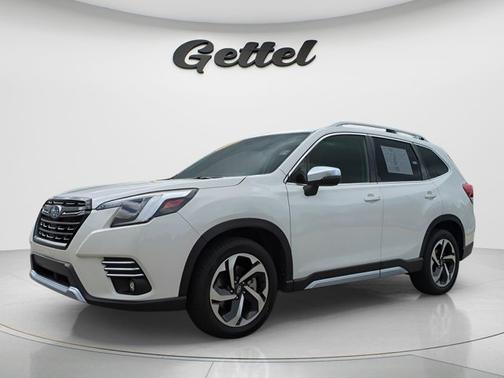 Crystal White Pearl 2022 Subaru Forester Touring