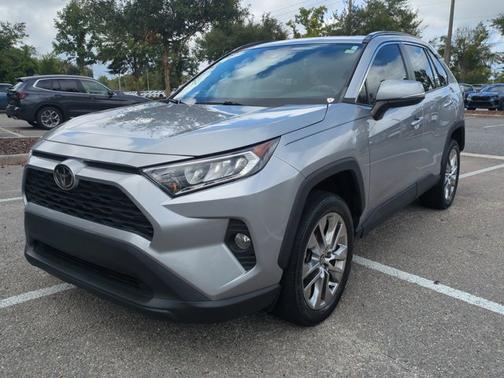 2020 Toyota RAV4 XLE Premium