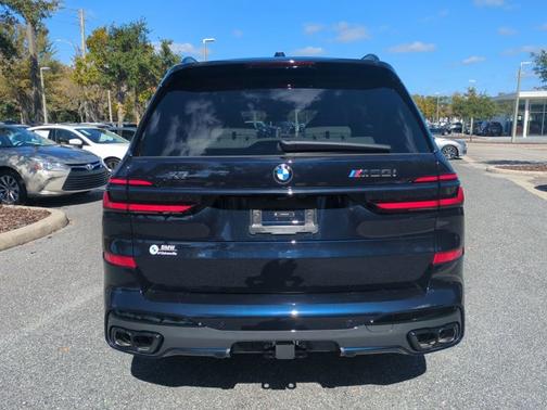 2026 BMW X7 M60i