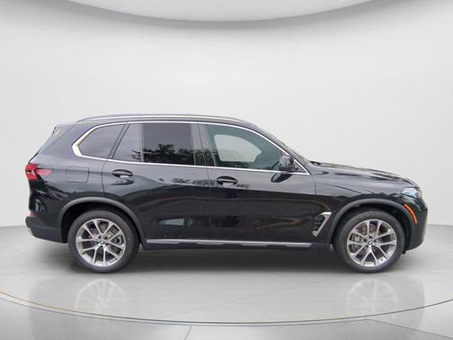 Black Sapphire Metallic 2026 BMW X5 xDrive40i