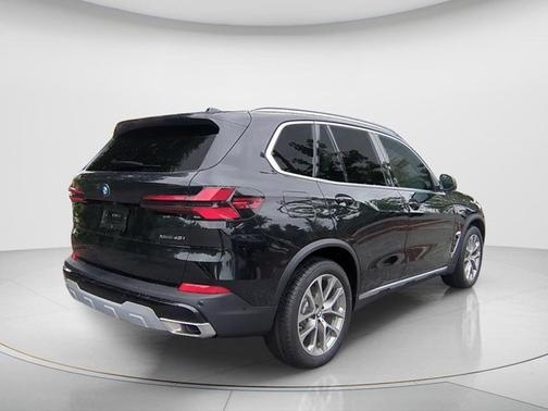 Black Sapphire Metallic 2026 BMW X5 xDrive40i
