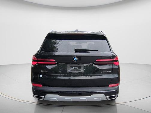 Black Sapphire Metallic 2026 BMW X5 xDrive40i