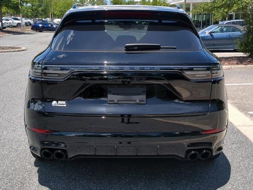 2023 Porsche Cayenne GTS